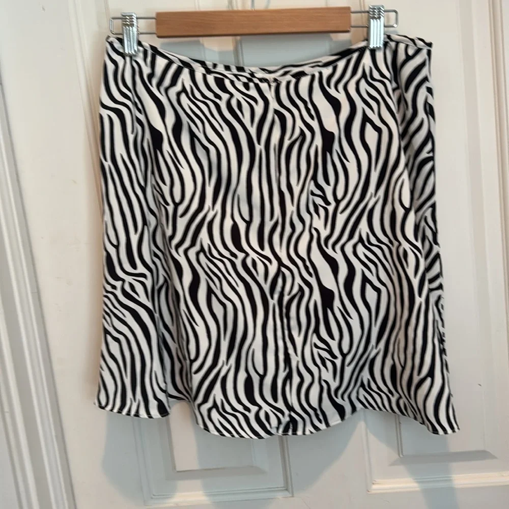 Nasty Gal 🔥sale🔥NWT black and white Zebra print skirt